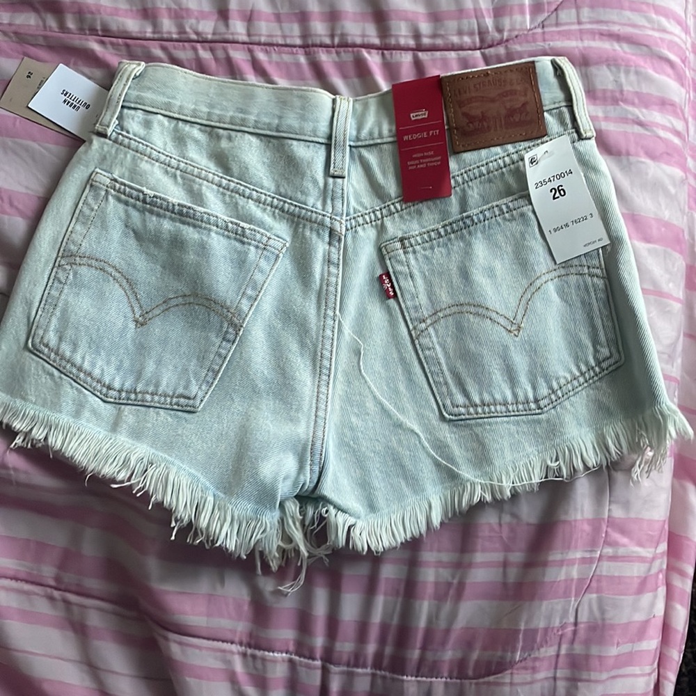 Levi wedgie fit shorts